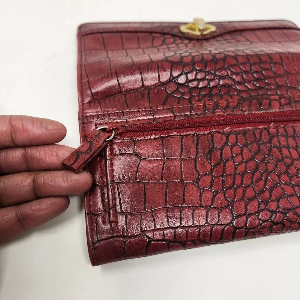Unbranded Women's Red Alligator/Crocodile Design Faux Leather Wallet (One Size)